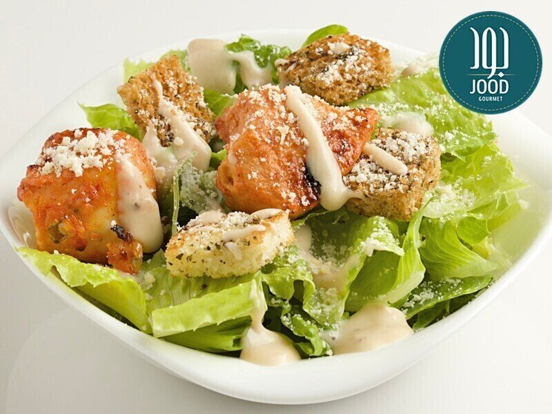 سلطة سيزر مع الدجاج