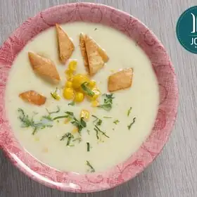 شوربة الدجاج بالذرة