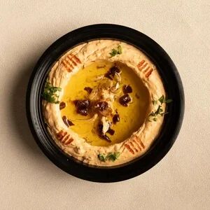 لبنة بالبيستو والطماطم المجففة