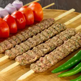 كباب حلبي متبل جاهز للشواء