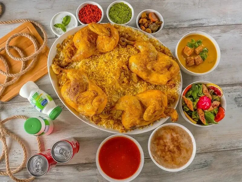 صينية غداء أو عشاء متكاملة ٤ أشخاص