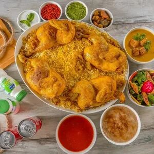 صينية غداء أو عشاء متكاملة ٤ أشخاص