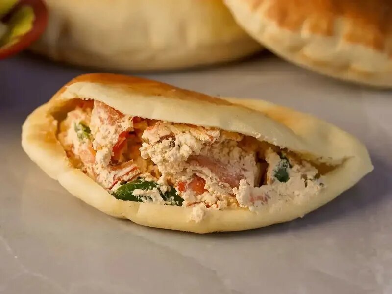 سندويتش جبن بالطماطم